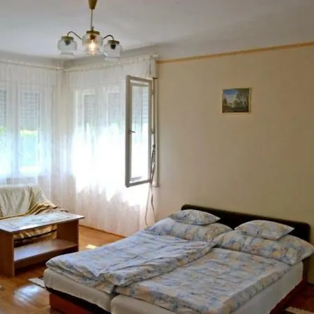 Szemes-rent Vendeghaz Nyaraló Balatonszemes
