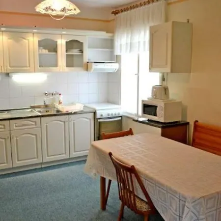 Szemes-rent Vendeghaz Nyaraló *